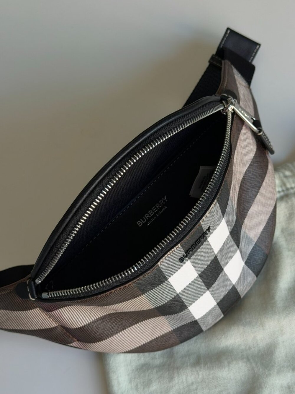 Burberry Cason Bum Body Bag - Dark Birch Brown - Picture 6 of 7